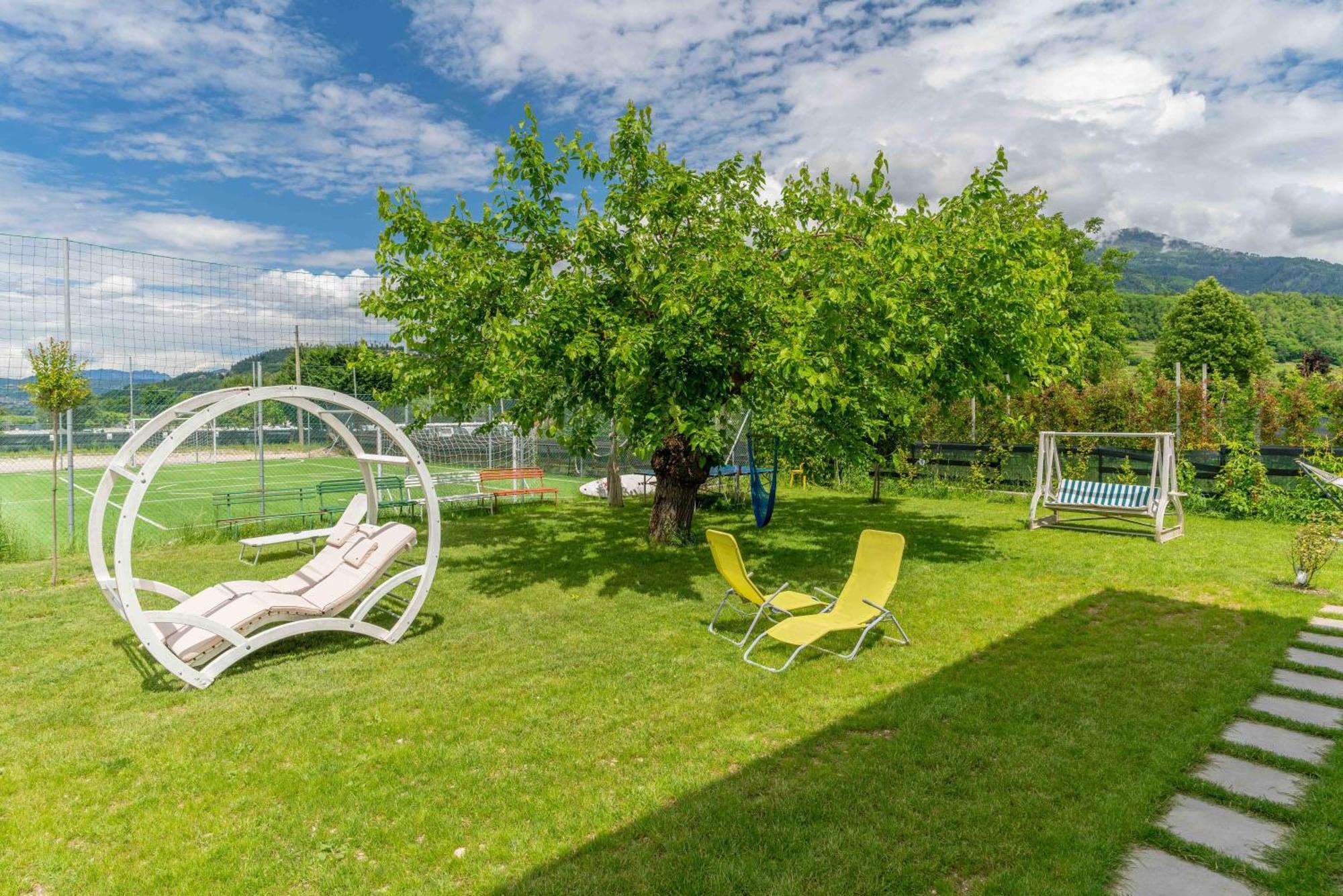 B&B A Un Passo Dal Lago, Caldonazzo Bagian luar foto