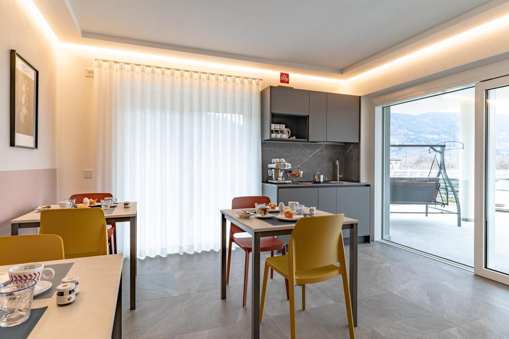 B&B A Un Passo Dal Lago, Caldonazzo Bagian luar foto